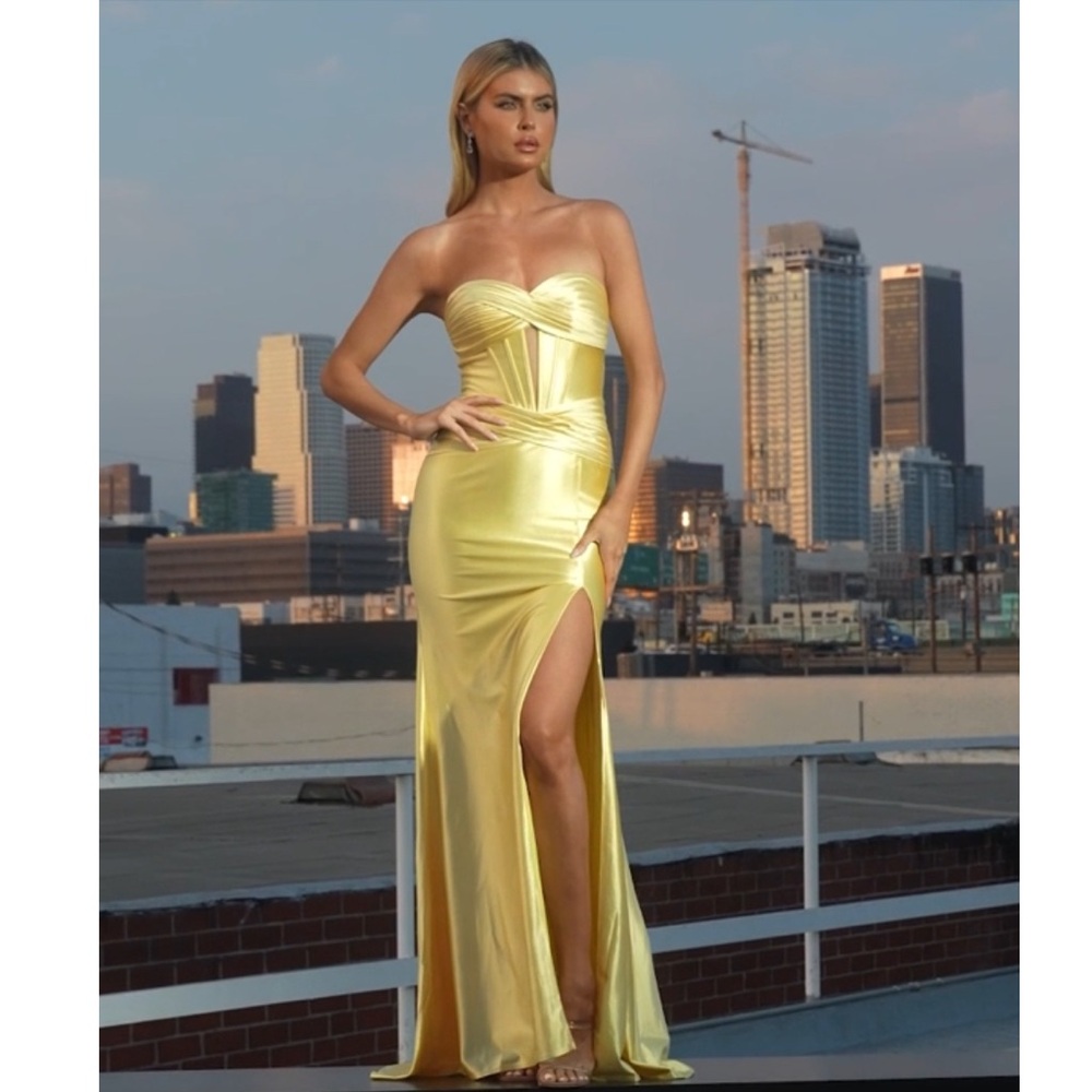 Glamorous Strapless Yellow Gown